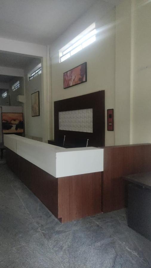 Abuzz Oxfordcaps Bannerghatta บังกาลอร์ ภายนอก รูปภาพ